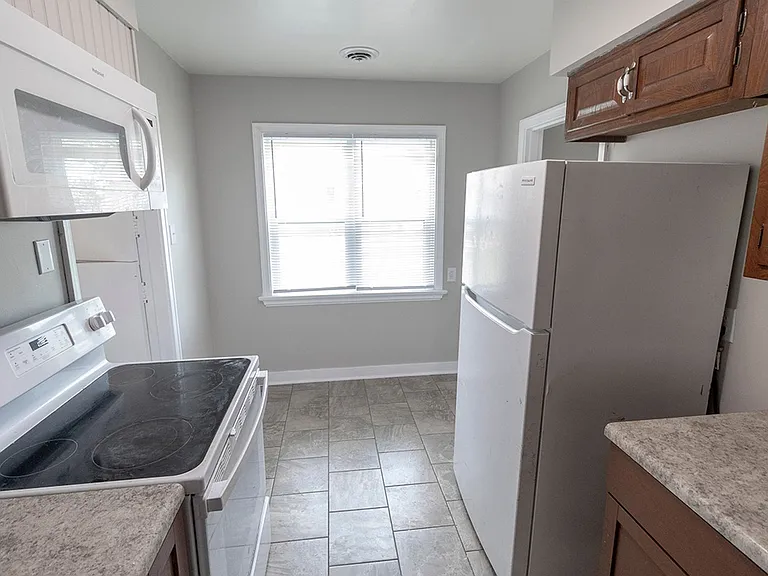 1007 Hardin St — Photo 8