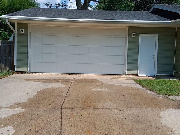 3rd image of 3800 Glenbrook Dr