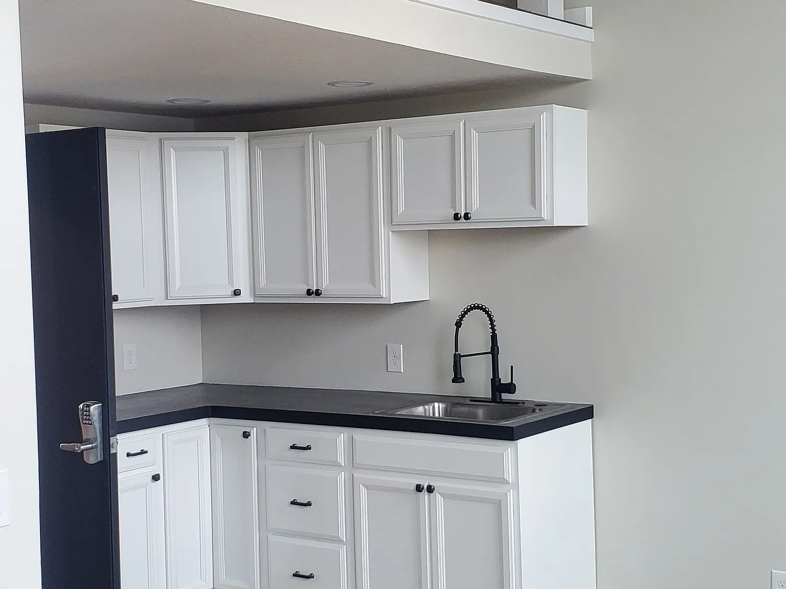2 bed, 800 sqft, $1,300 — Photo 4