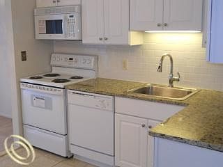 5th image of 1277 Woodbridge St