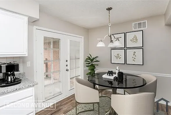 5 bed, 2228 sqft, $3,169 — Photo 4