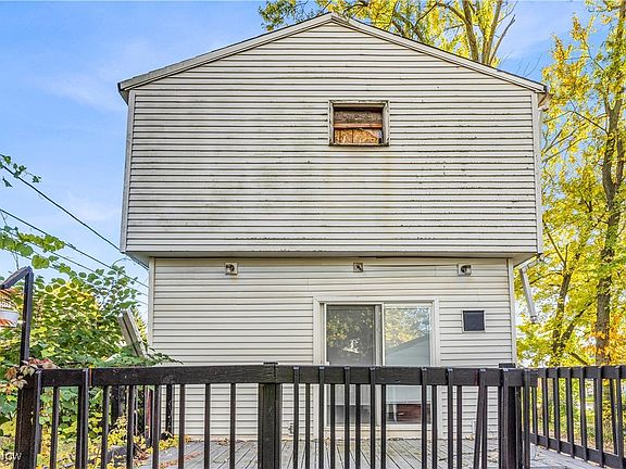 4th image of 7603 Bancroft Ave