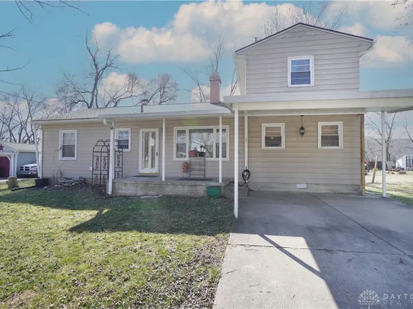 551 Elm Dr, Carlisle, OH 45005