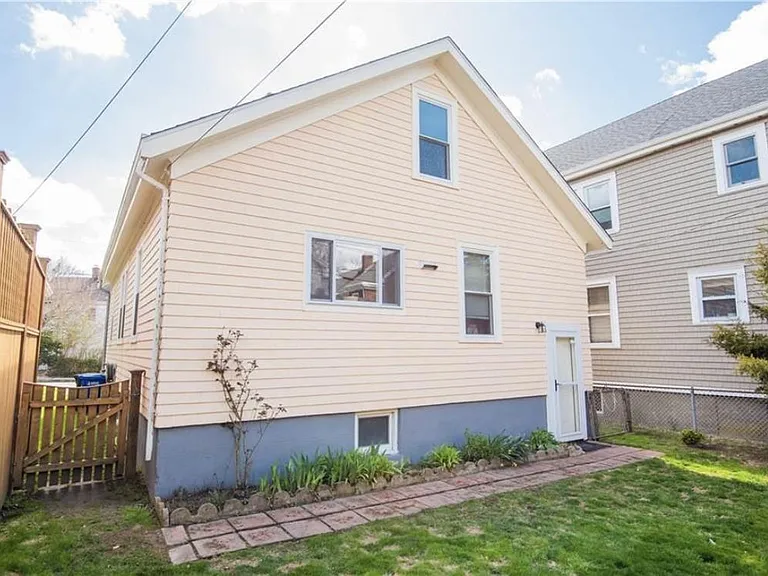 27 Peckham Ave — Photo 25