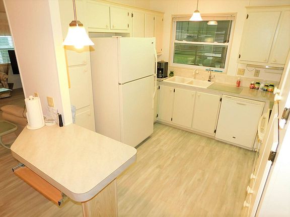 4th image of 34646 Yellow Parrot Dr