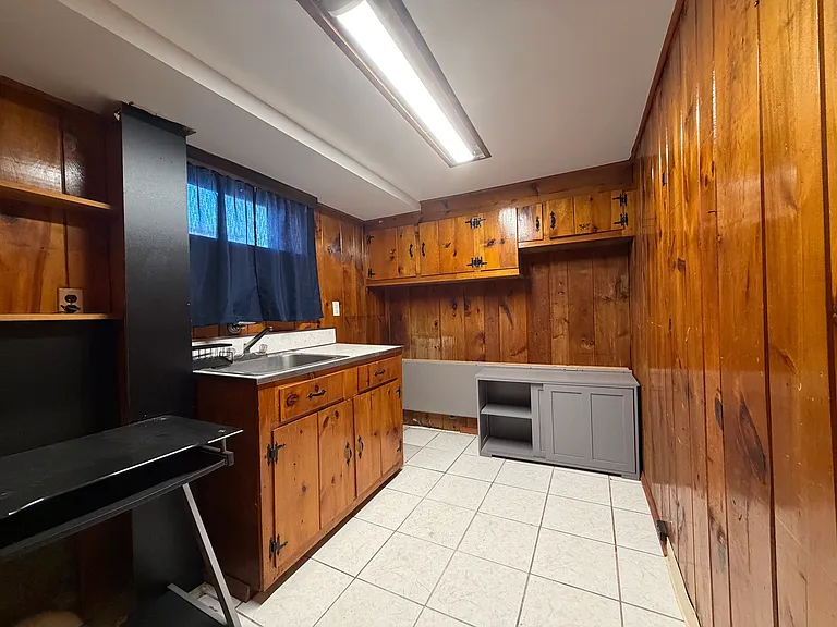 805 Harvard Pl — Photo 9