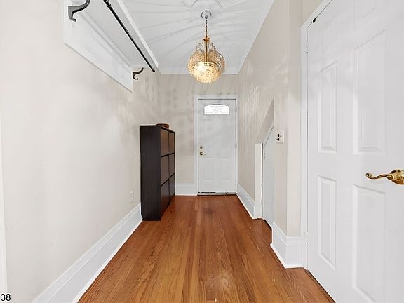 4th image of 22 Norwood St