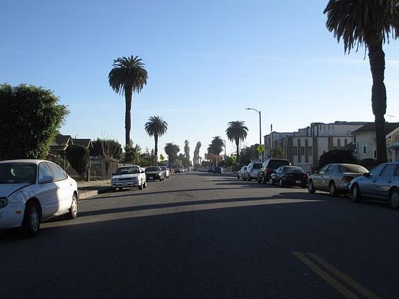 4th image of 4806 S Gramercy Pl