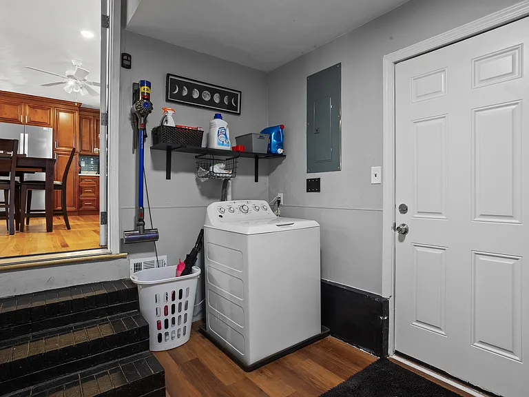 6176 Newark Ave — Photo 19