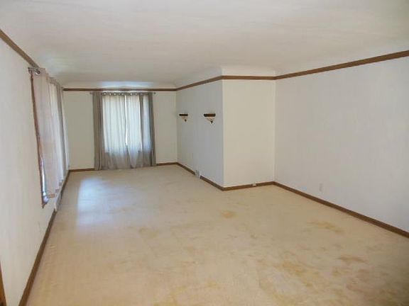 2nd image of 2231 Paradise Blvd