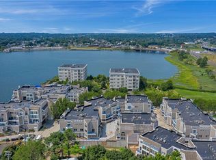 121 Harbour Clos #121, New Haven, CT 06519