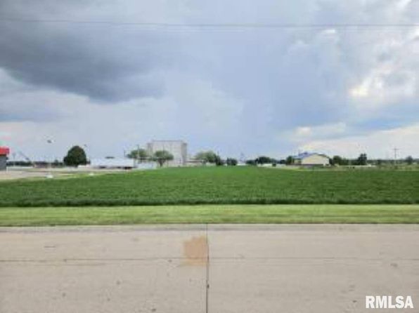 2 Nicolaus Dr, Wilton, IA 52778