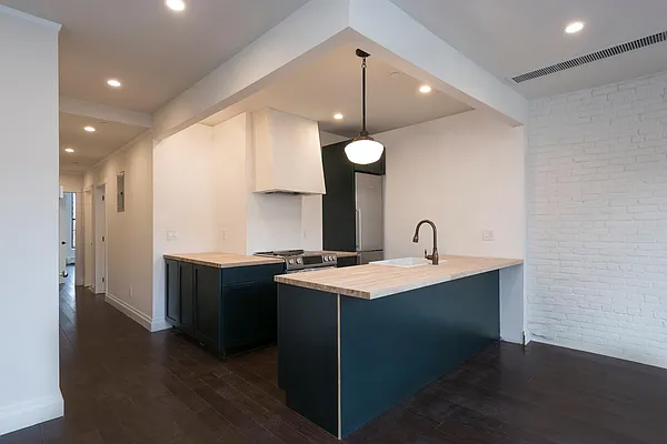 Sold by Douglas Elliman | media 10