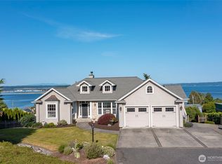 560 SW Waterloo Ave, Oak Harbor, WA 98277