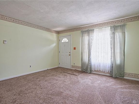 4th image of 3948 Flynn St
