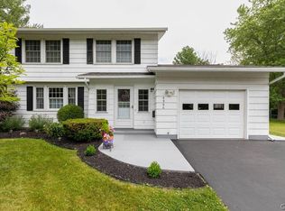 6960 Thomas Dr, Liverpool, NY 13088