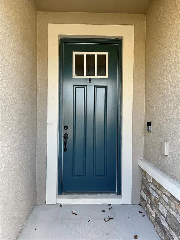 3 bed, 2.0 bath, 2011 sqft, $2,600 — Photo 4