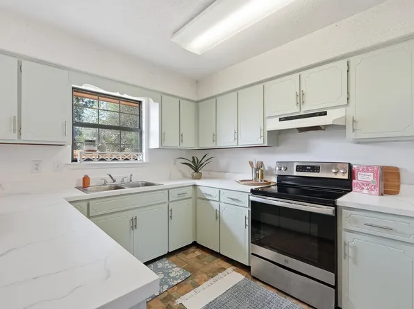 3382 Polly Ln, Crestview, FL 32539