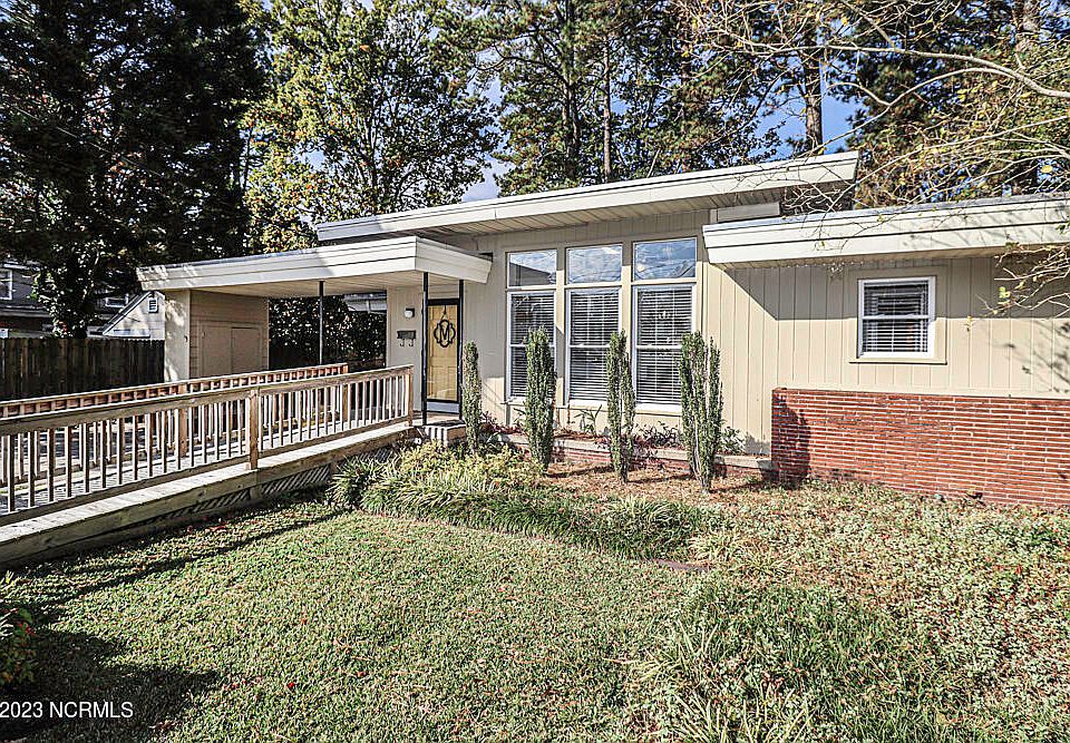 1st image of 403 N Andrews Avenue