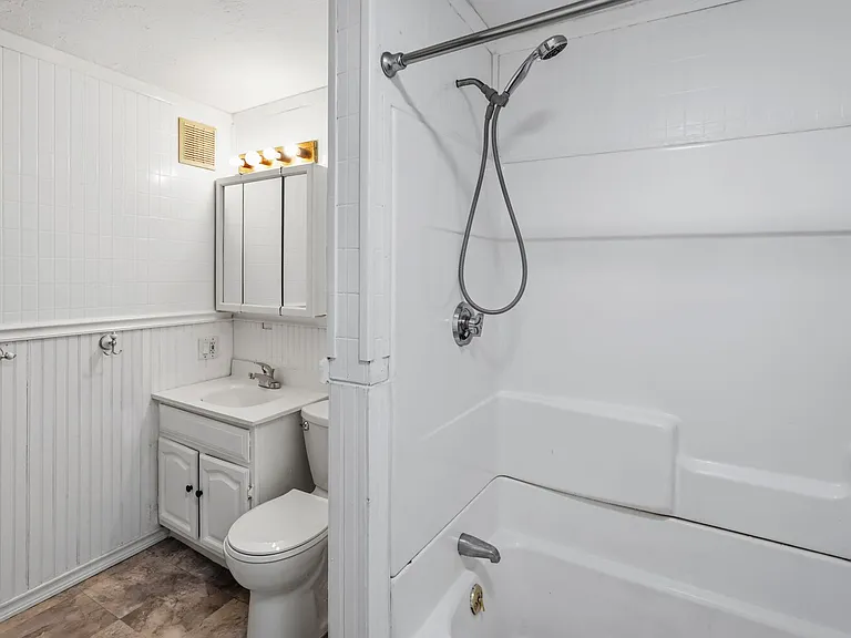 12 Elm St — Photo 12