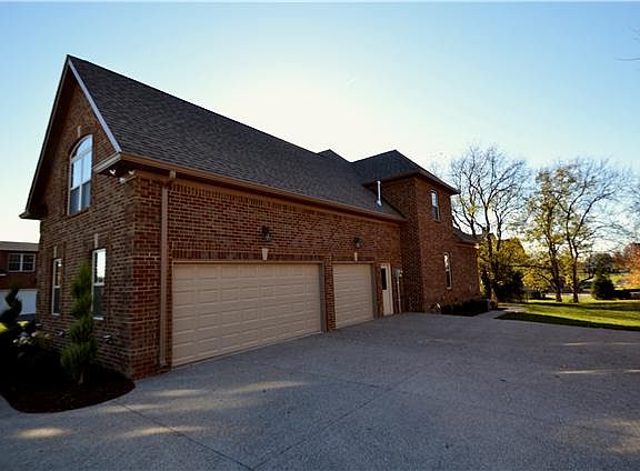 3rd image of 312 Five Oaks Blvd #4