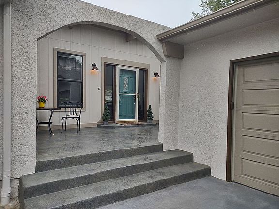 5th image of 680 Blackhawk Dr