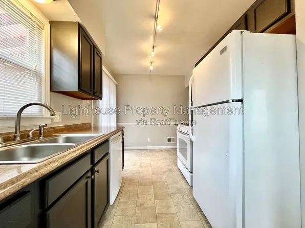 809 Eastern Ave NE, Grand Rapids, MI 49503