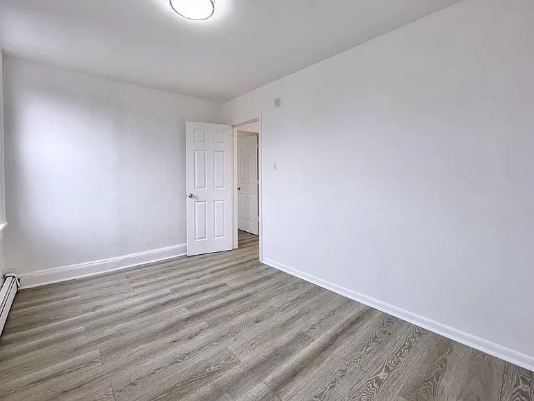 389 Monmouth St #3 — Photo 14
