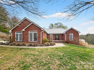 3275 Hanging Rock Rd, Spruce Pine, NC 28777