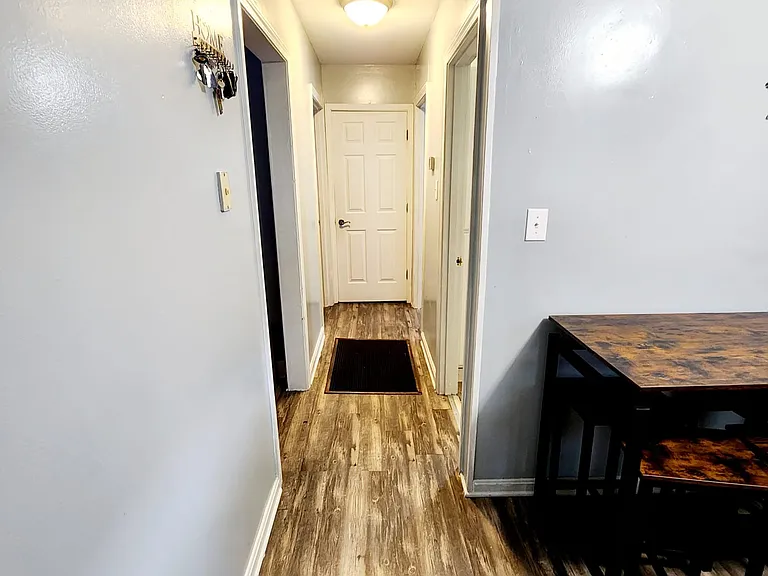 4904 Wellsworth Ave — Photo 10