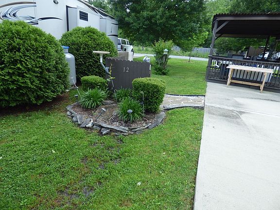 5th image of 50 Timber Leaf Dr