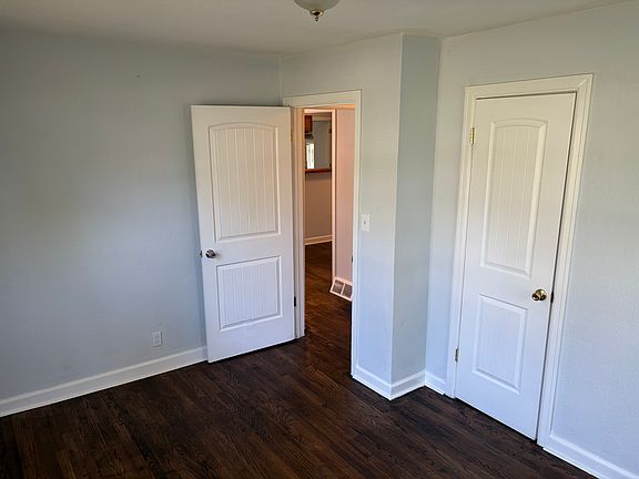 5th image of 2417 NE 52nd St