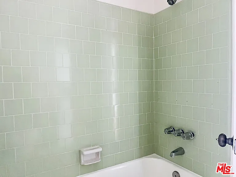 1860 N Alexandria Ave #1884 — Photo 23