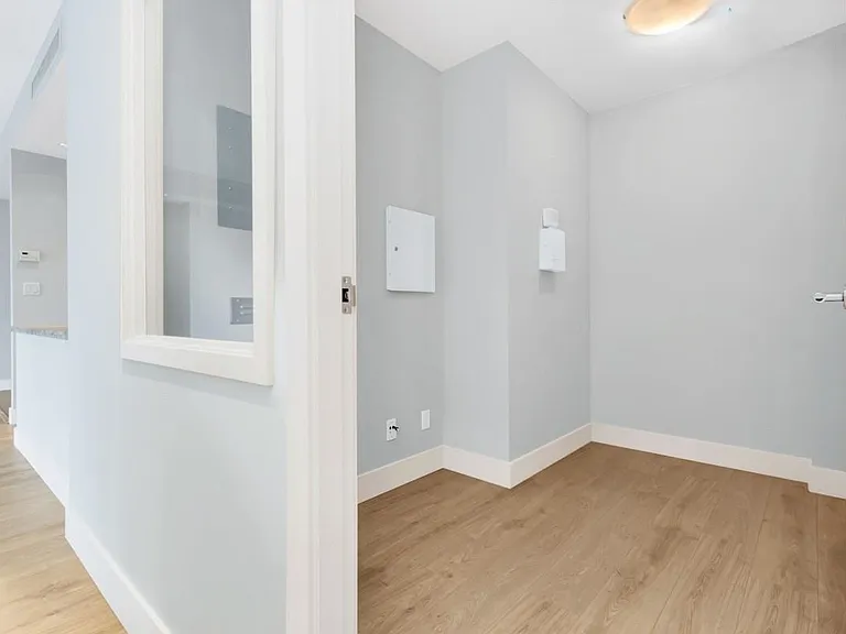 499 Broughton St #301 — Photo 11