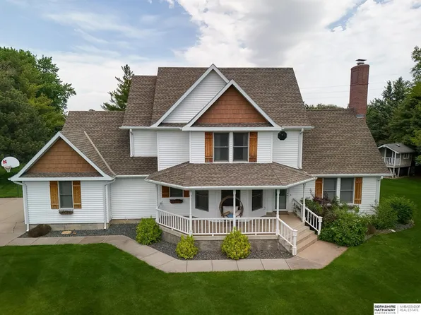 6469 Country Club Dr, Columbus, NE 68601