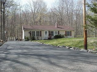 132 Oak Hill Rd, Hawley, PA 18428