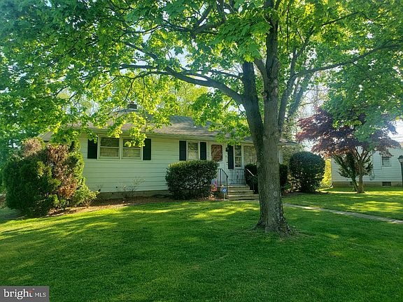 2nd image of 69 Dawson Dr