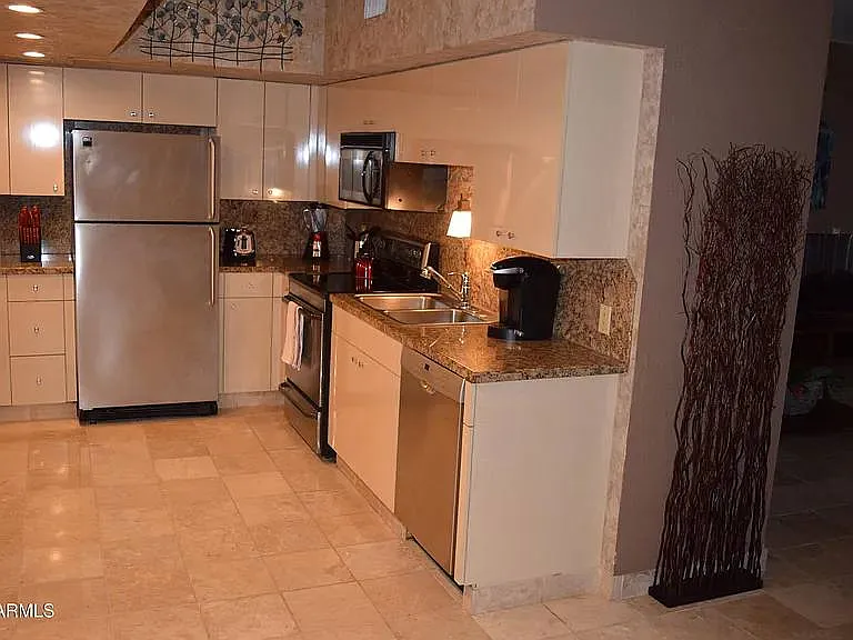 805 N 4th Ave #606 — Photo 13