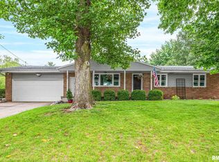 129 Northshore Dr, Morton, IL 61550