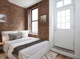 15 Essex St #2, New York, NY 10002