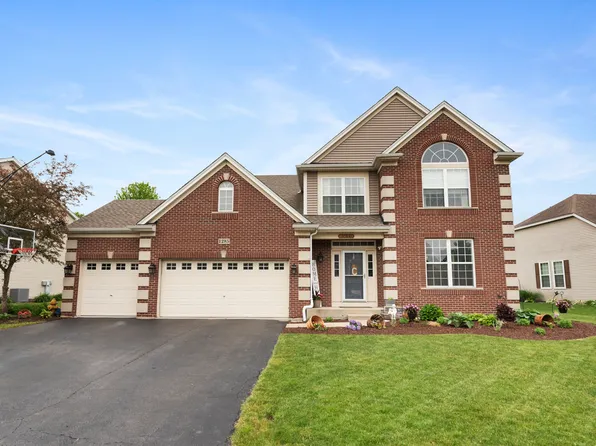 1285 Hall St, Sugar Grove, IL 60554