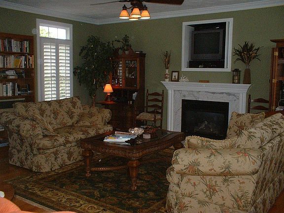 4th image of 205 72nd St