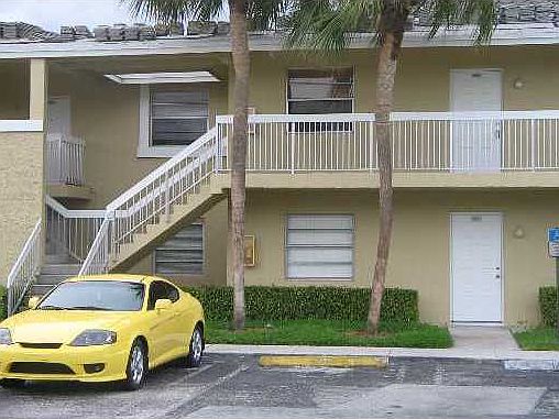 1st image of 10179 Twin Lakes Dr
