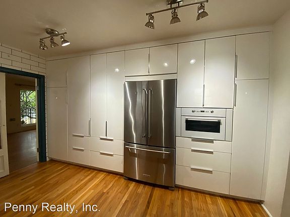 4th image of 4068 Bernice Dr