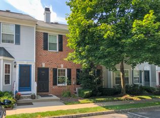 2386 Quill Ct, Mahwah, NJ 07430