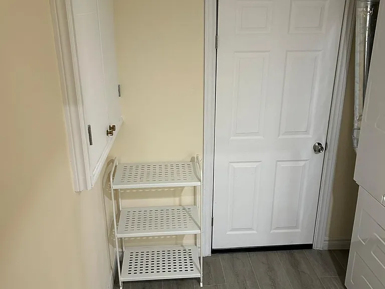 66 Cluett Dr #BASEMENT — Photo 2