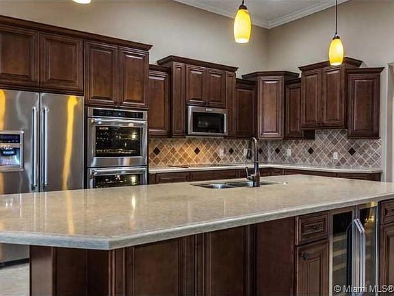4th image of 2526 Jardin Dr