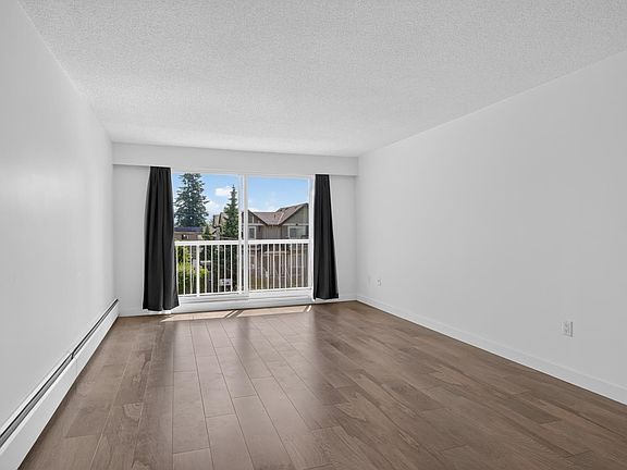 2nd image of 371 Ellesmere Ave #412