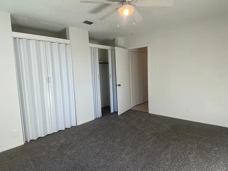 2414 Bunker Hill Dr #B — Photo 10