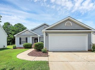 7712 Sullivans Trace Dr, Charlotte, NC 28217